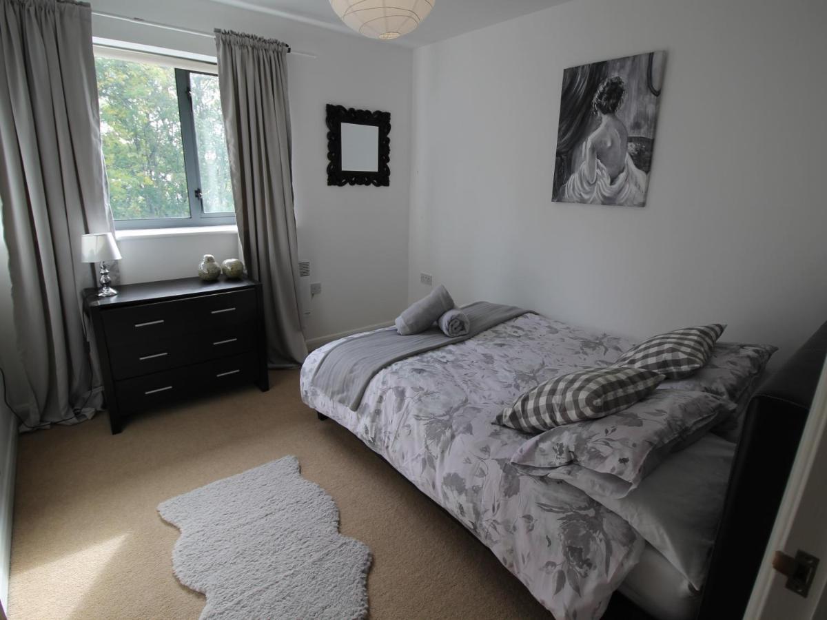 Radyr Place Apartments By Cardiff Holiday Homes Buitenkant foto